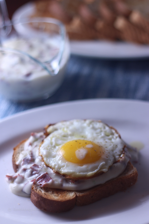 Creamed Chipped Beef on Toast {#SundaySupper}