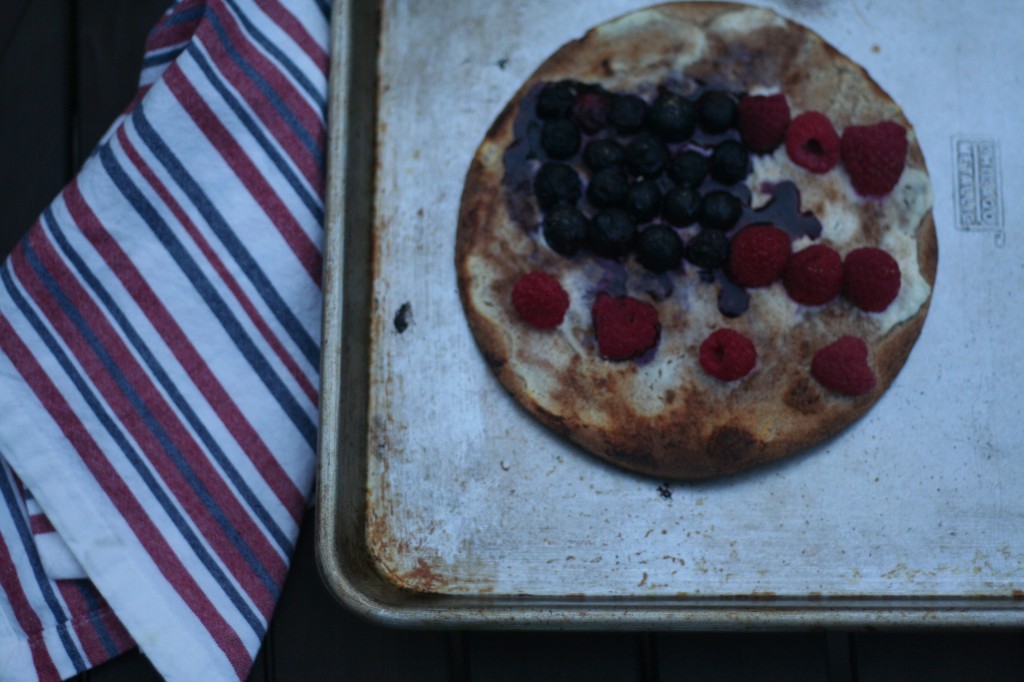 red white and blueberry pizzas | foodietots.com