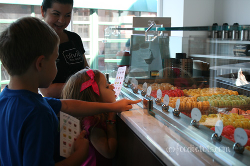 choosing macarons | foodietots at olivia macaron