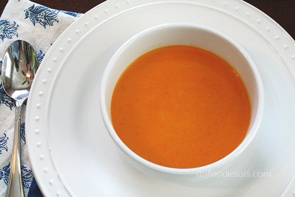 carrot coconut soup {vegan} | foodietots.com