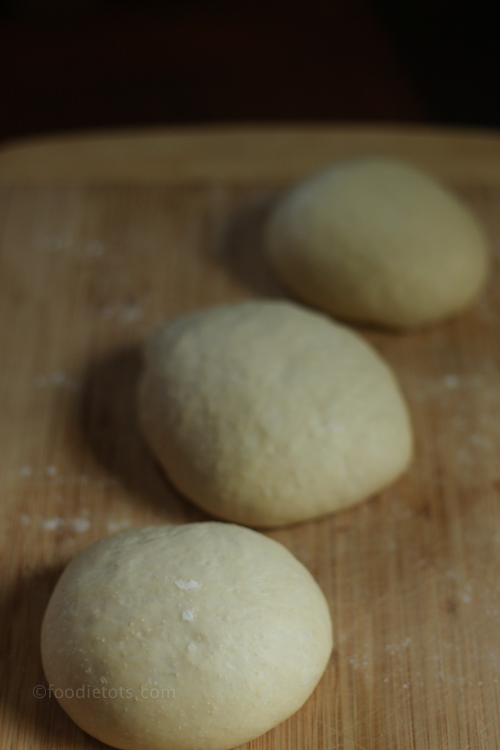 homemade pizza dough | foodietots.com