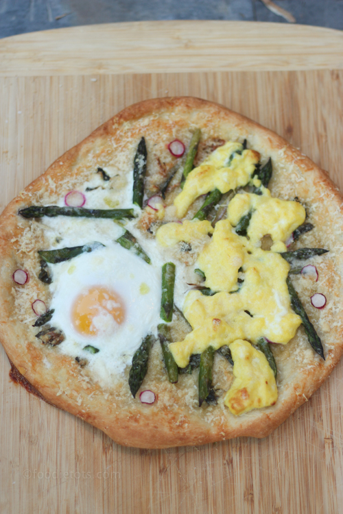 asparagus egg and ramp pizza recipe | foodietots.com