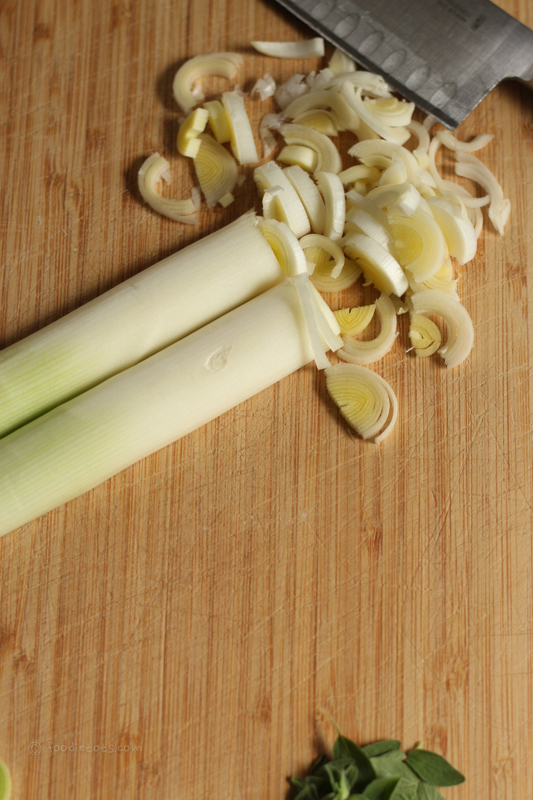 how to cut a leek | foodietots.com